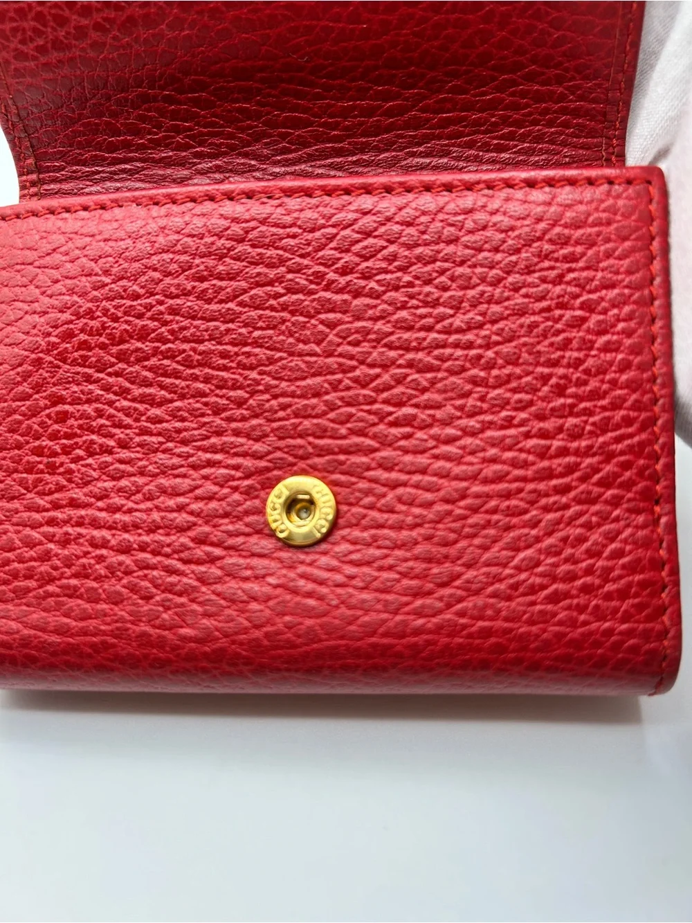 Gucci GG Marmont Tri-fold Red Pebbled Leather Wallet in Very Good Condition - Picture 16 of 17